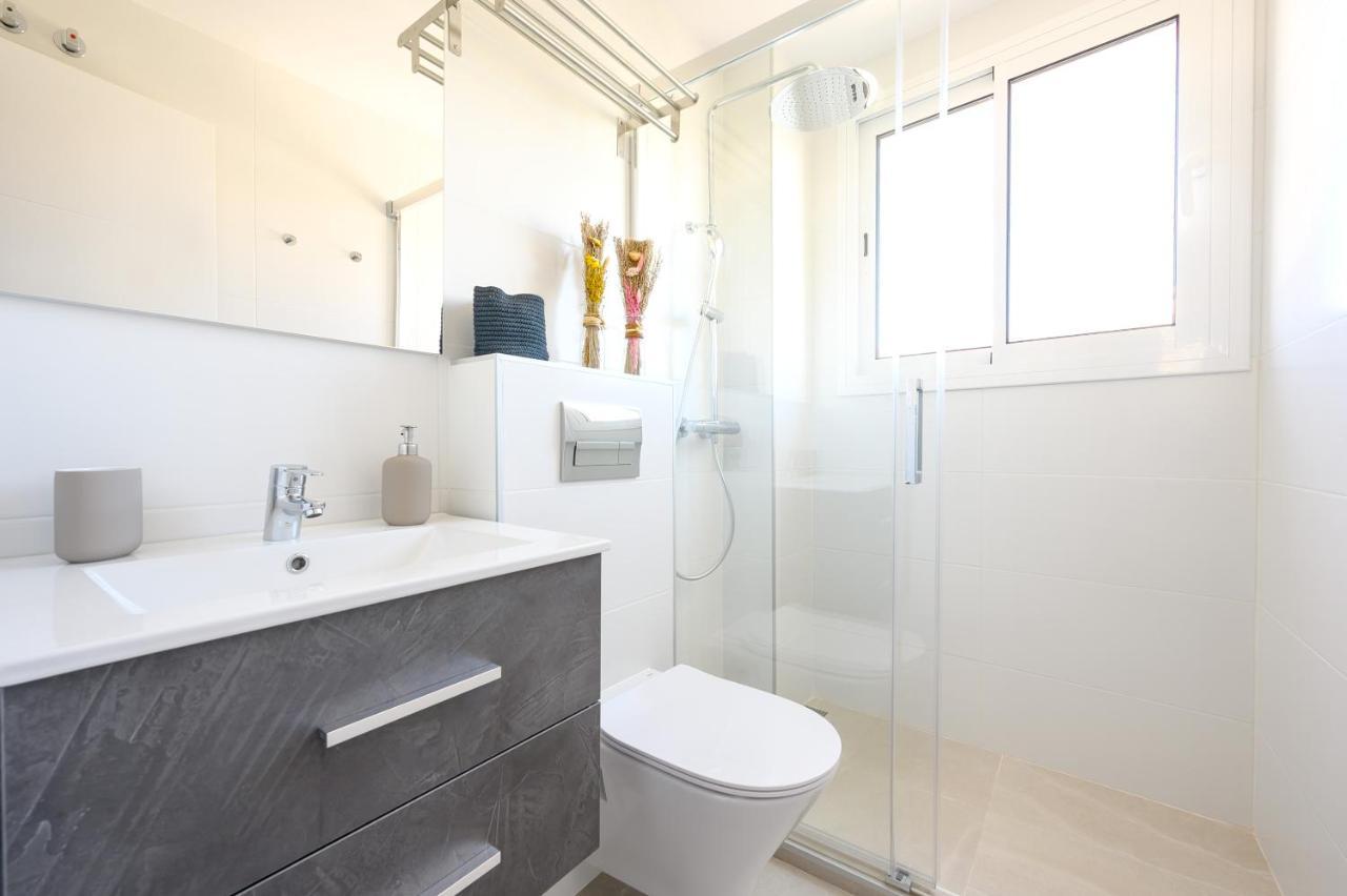 2 Bedroom, New, 1 Min To The Beach, City Center- Picasso By 10Tosea Фуэнхирола Экстерьер фото